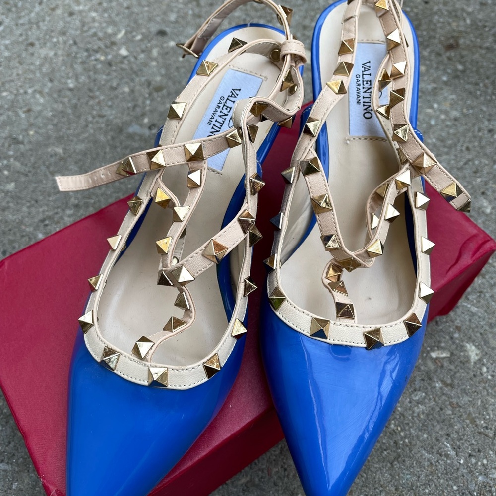 Stunning blue patent Rockstud slingbacks